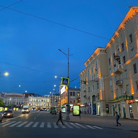 Modern Luxury Studio In The Center Of Kharkiv At Konstitutsii Square エクステリア 写真