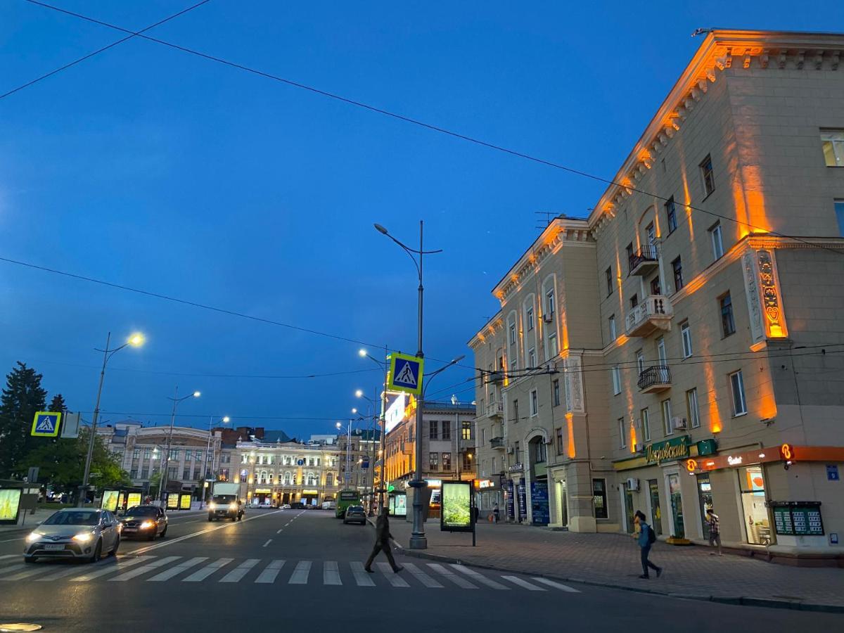Modern Luxury Studio In The Center Of Kharkiv At Konstitutsii Square エクステリア 写真