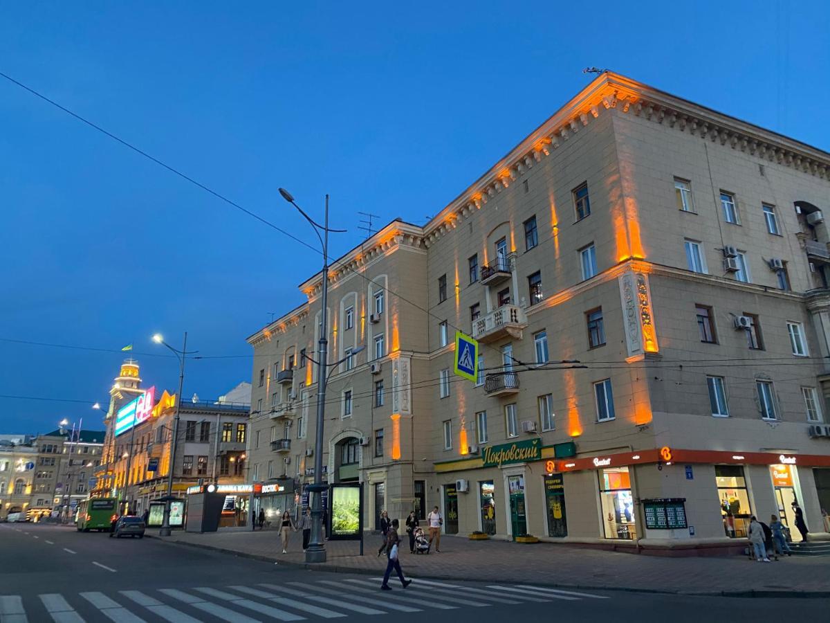 Modern Luxury Studio In The Center Of Kharkiv At Konstitutsii Square エクステリア 写真