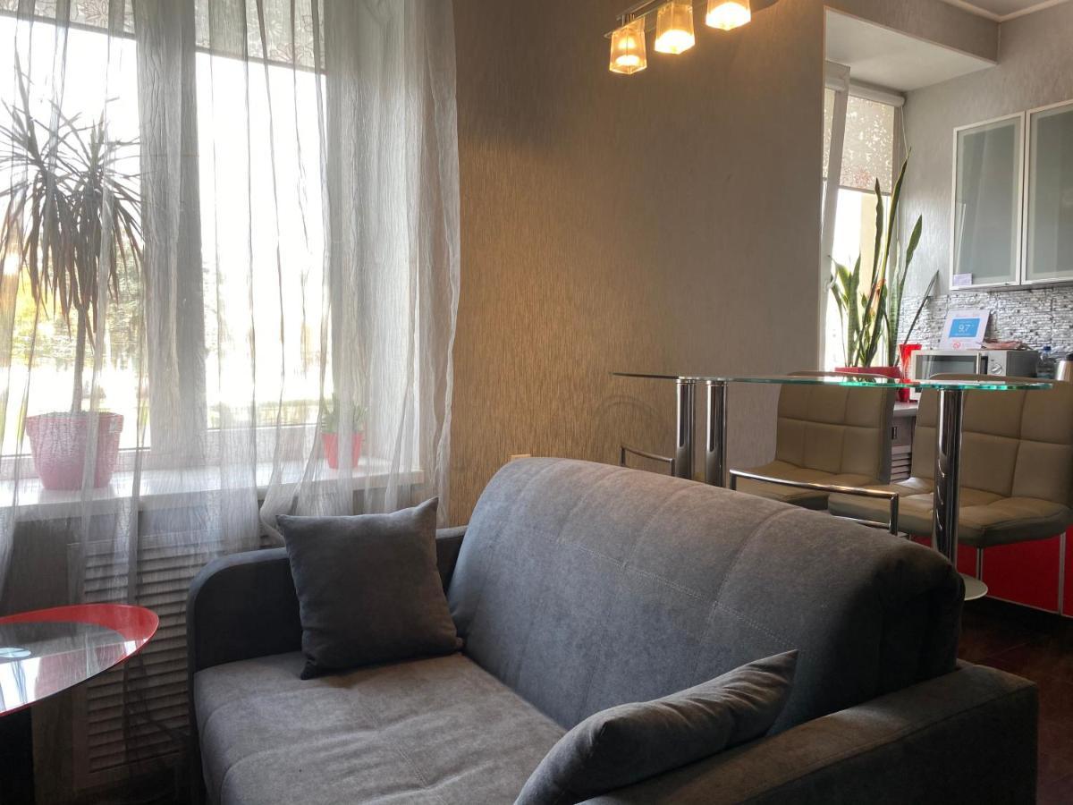 Modern Luxury Studio In The Center Of Kharkiv At Konstitutsii Square エクステリア 写真