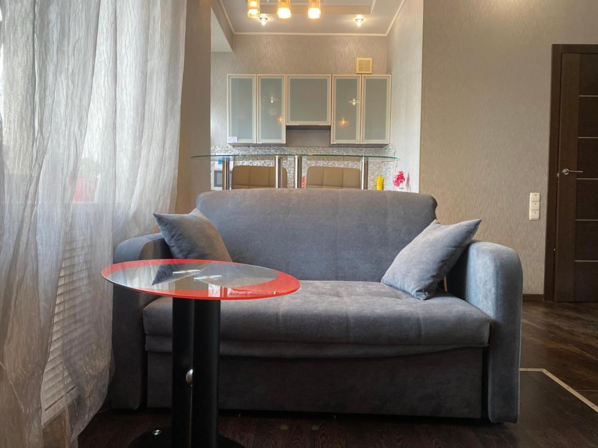 Modern Luxury Studio In The Center Of Kharkiv At Konstitutsii Square エクステリア 写真