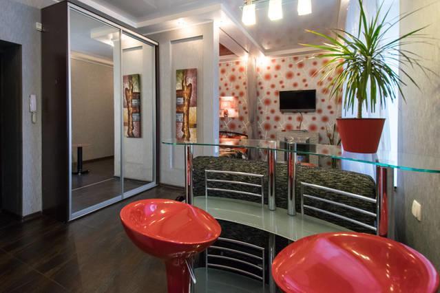 Modern Luxury Studio In The Center Of Kharkiv At Konstitutsii Square エクステリア 写真