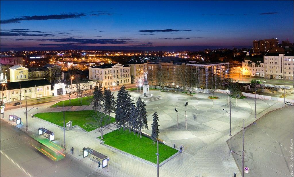 Modern Luxury Studio In The Center Of Kharkiv At Konstitutsii Square エクステリア 写真