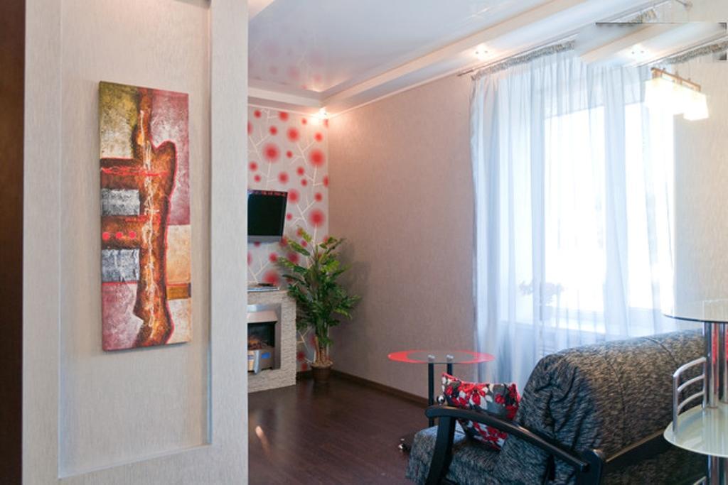 Modern Luxury Studio In The Center Of Kharkiv At Konstitutsii Square エクステリア 写真