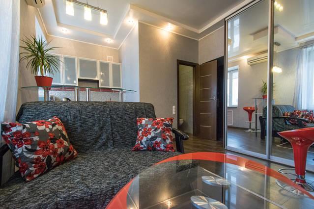 Modern Luxury Studio In The Center Of Kharkiv At Konstitutsii Square エクステリア 写真