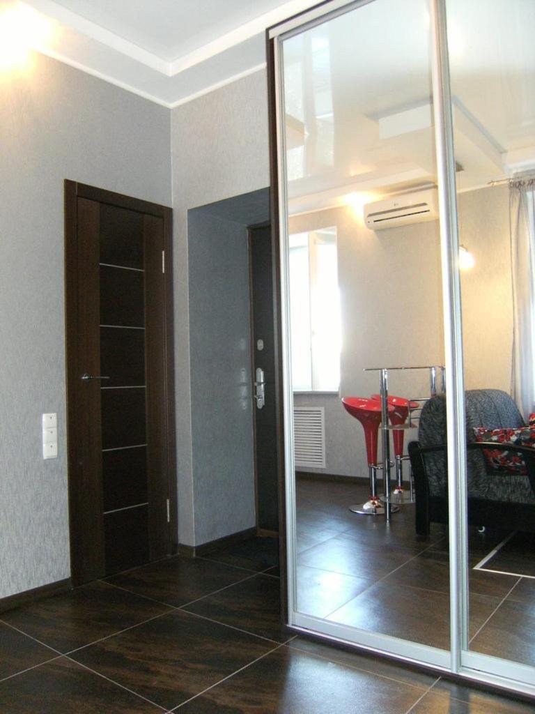 Modern Luxury Studio In The Center Of Kharkiv At Konstitutsii Square エクステリア 写真