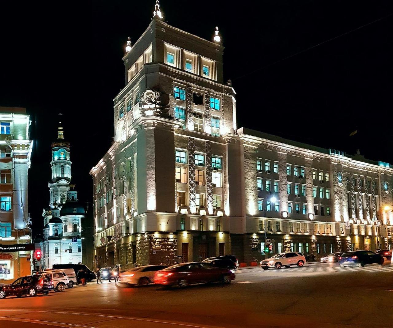 Modern Luxury Studio In The Center Of Kharkiv At Konstitutsii Square エクステリア 写真