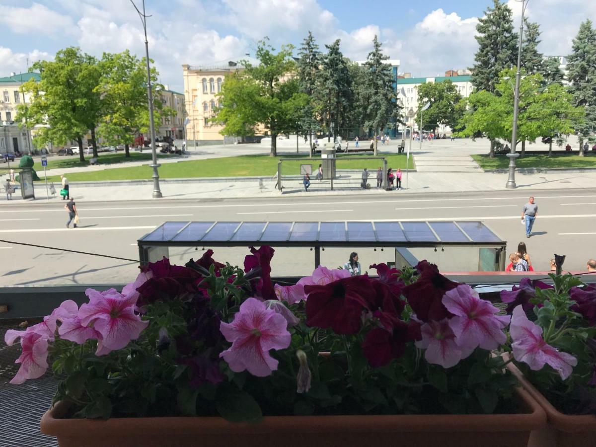 Modern Luxury Studio In The Center Of Kharkiv At Konstitutsii Square エクステリア 写真