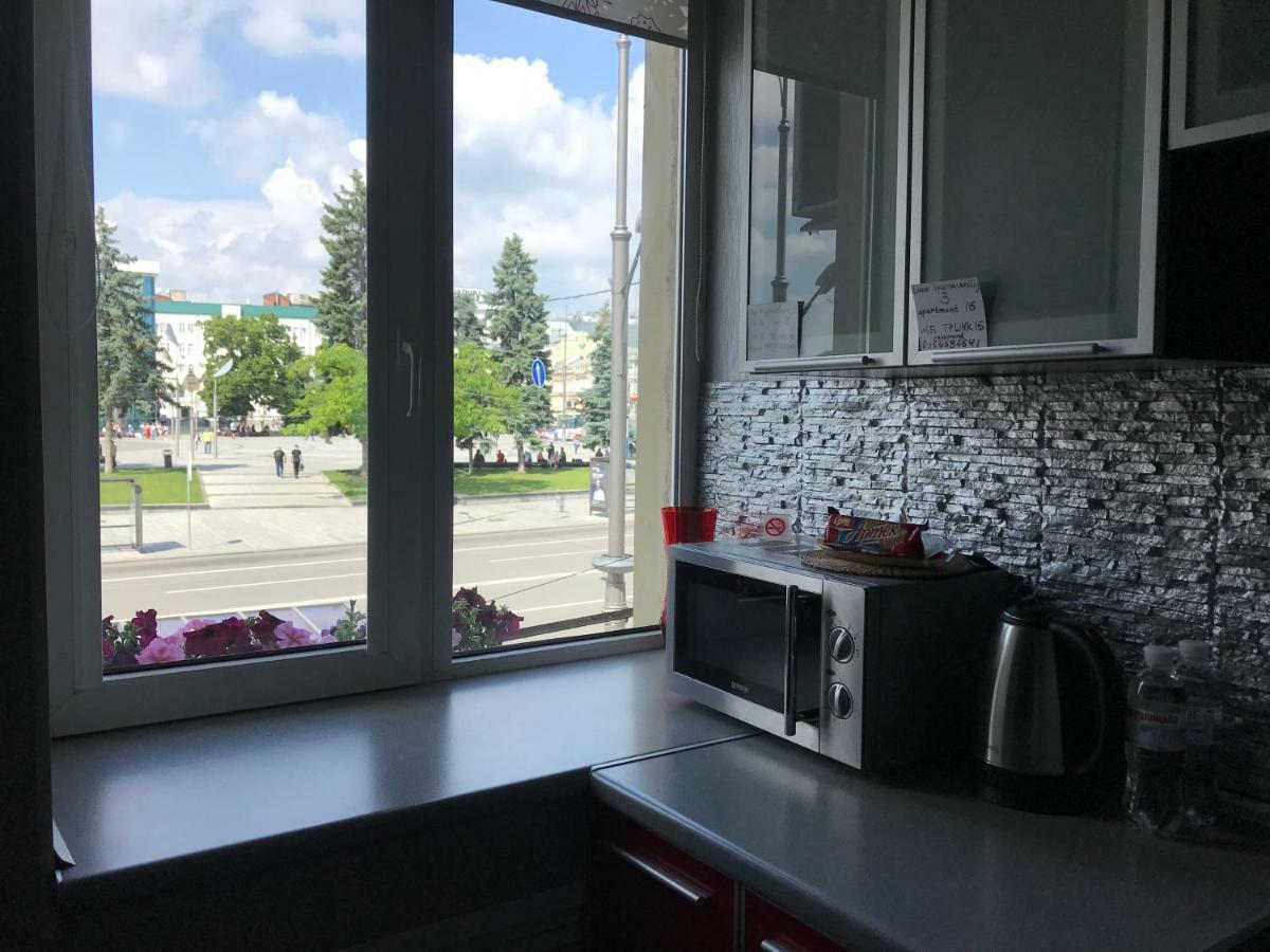 Modern Luxury Studio In The Center Of Kharkiv At Konstitutsii Square エクステリア 写真