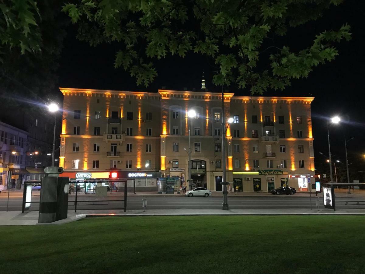 Modern Luxury Studio In The Center Of Kharkiv At Konstitutsii Square エクステリア 写真