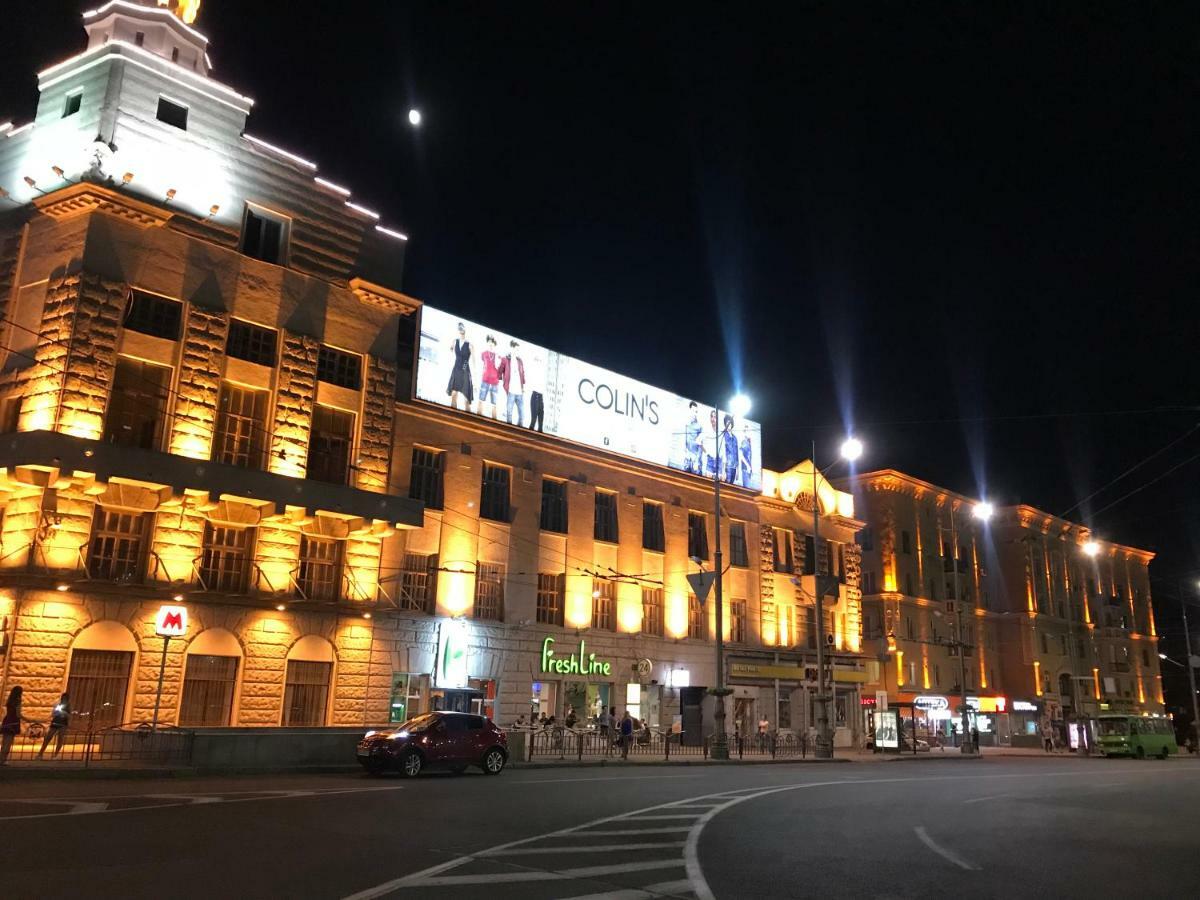 Modern Luxury Studio In The Center Of Kharkiv At Konstitutsii Square エクステリア 写真